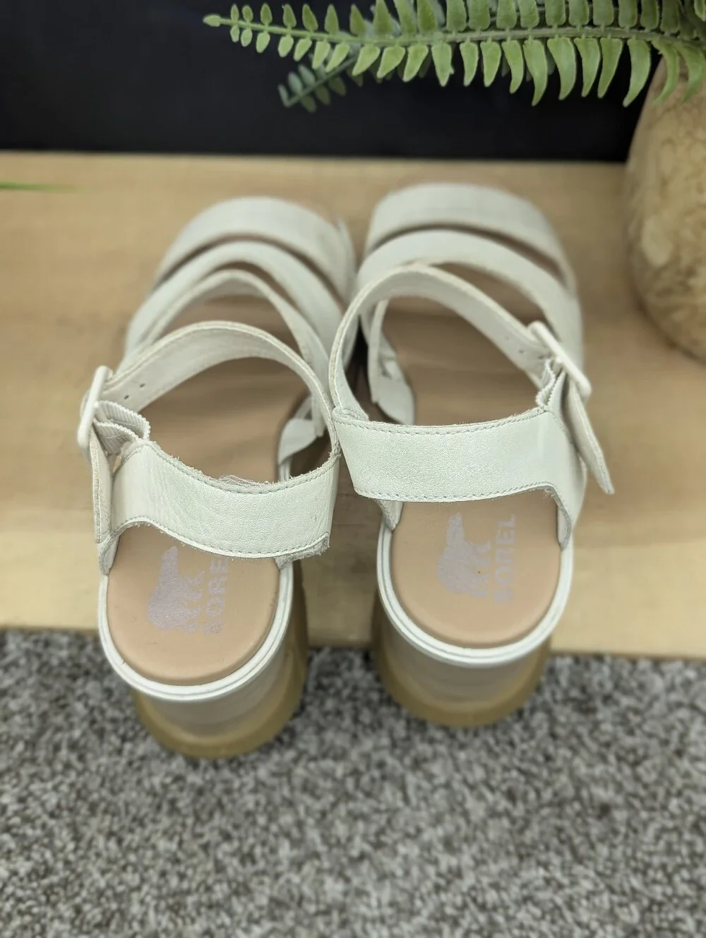 Sorel Joanie III Women's Size 9.5 Platform Strapback Sandals